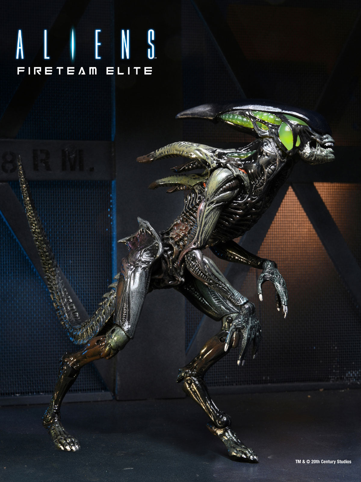 Aliens Fireteam Elite Spitter Action Figure 7” Scale with Tail Black