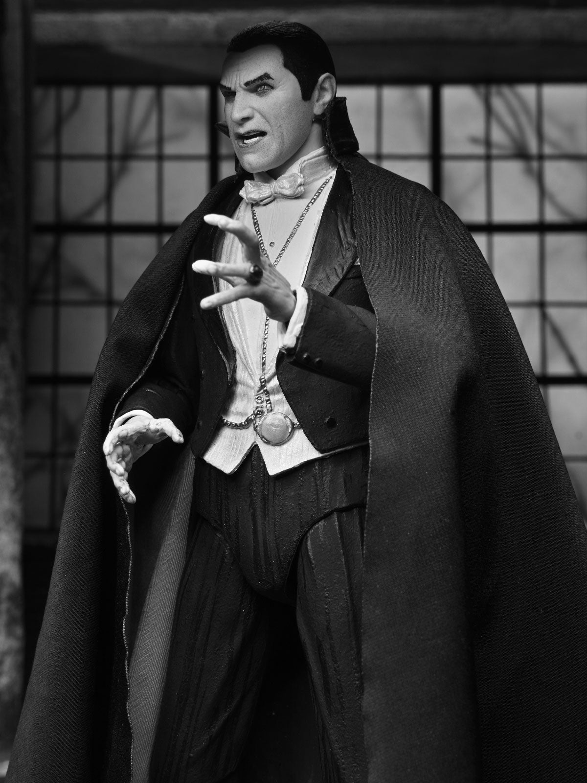 Dracula Carfax Abbey Ultimate Action Figure 7” with Cape and Accessories