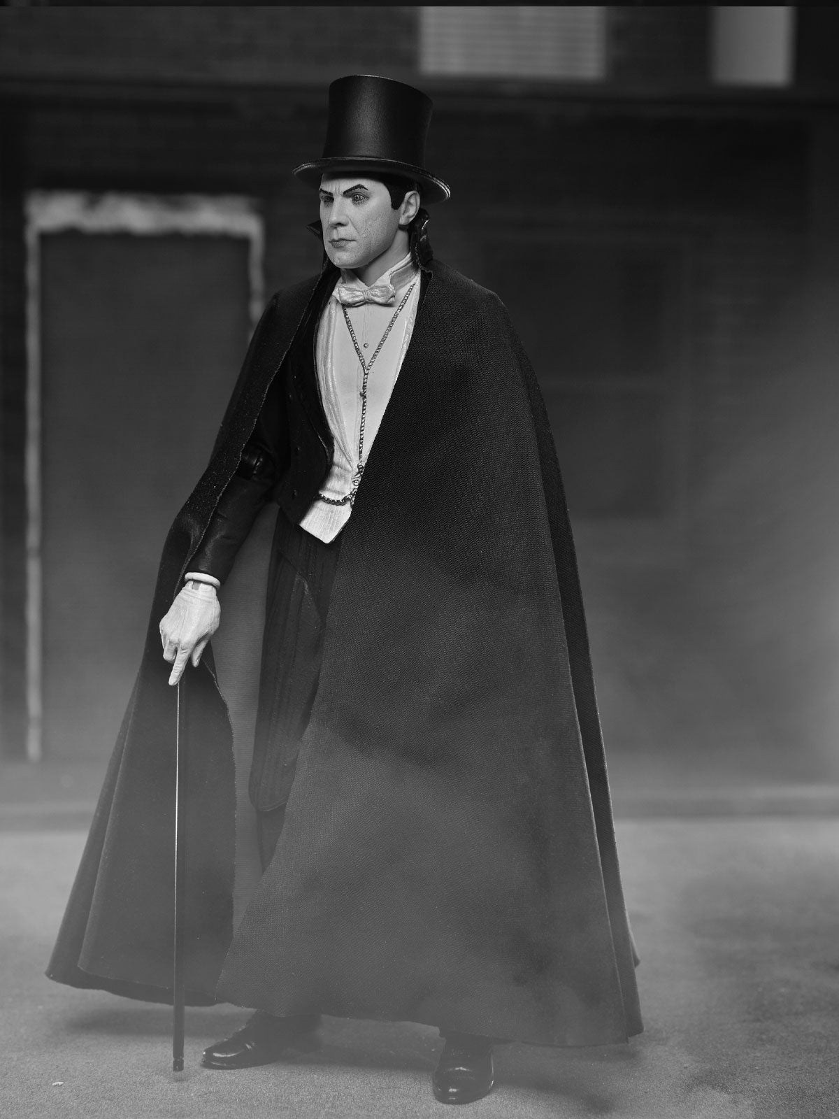 Dracula Carfax Abbey Ultimate Action Figure 7” with Cape and Accessories