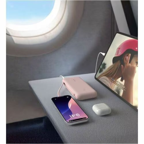 Belkin BoostCharge 20000mAh Power Bank with Integrated USB-C Cable 30W Pink