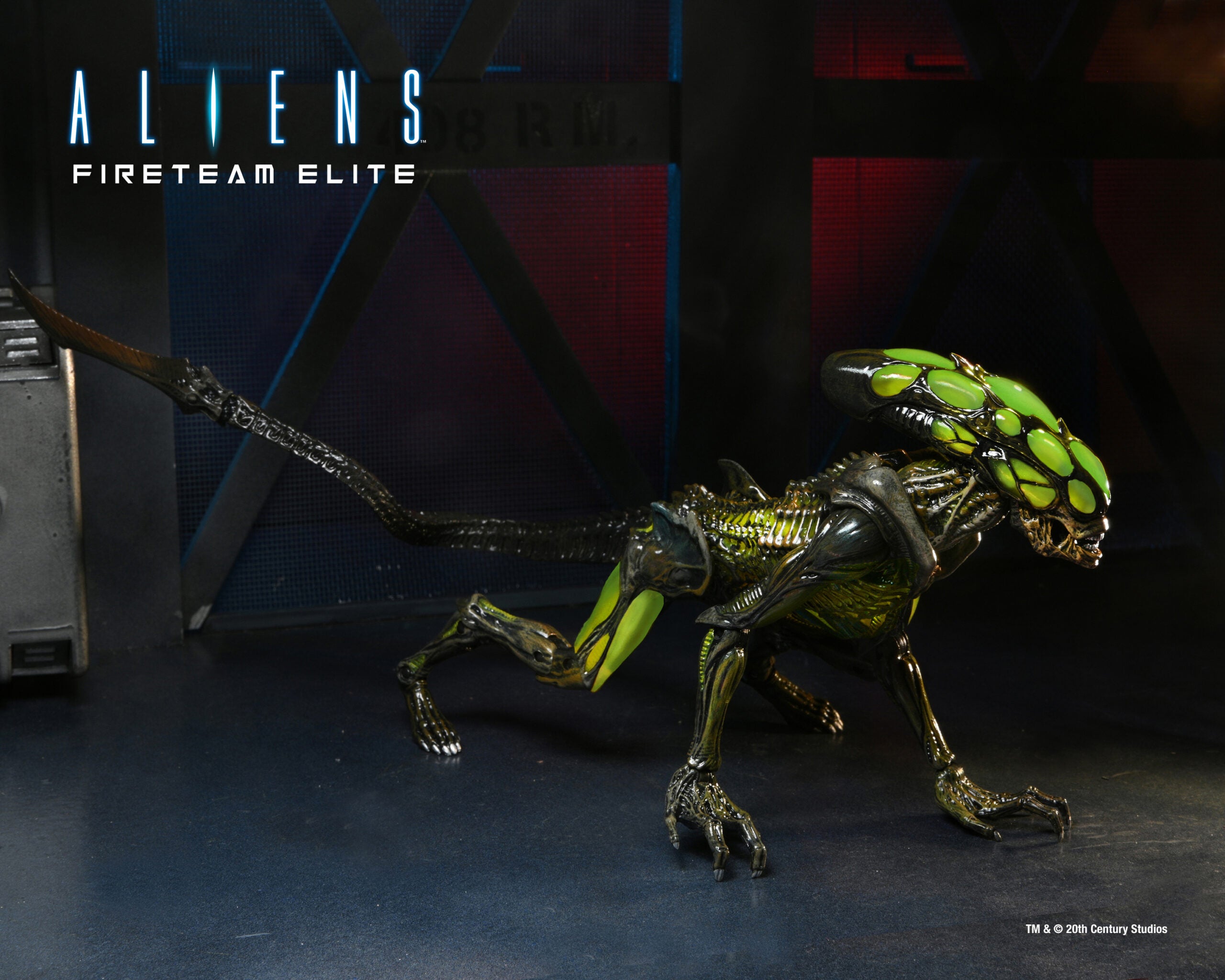 Aliens Fireteam Elite Burster Action Figure 7” Scale with Bendable Tail Black