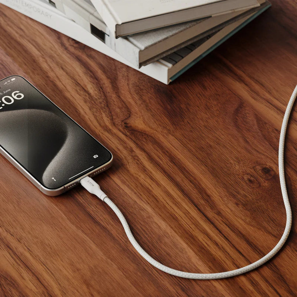 EFM USB-C to USB-C Braided Power and Data 1M CableTested to withstand 20000+ bends - White