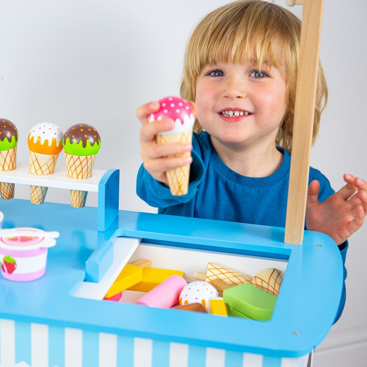Bigjigs Toys Wooden Ice Cream Cart Pretend Play  with 17 Play Pieces