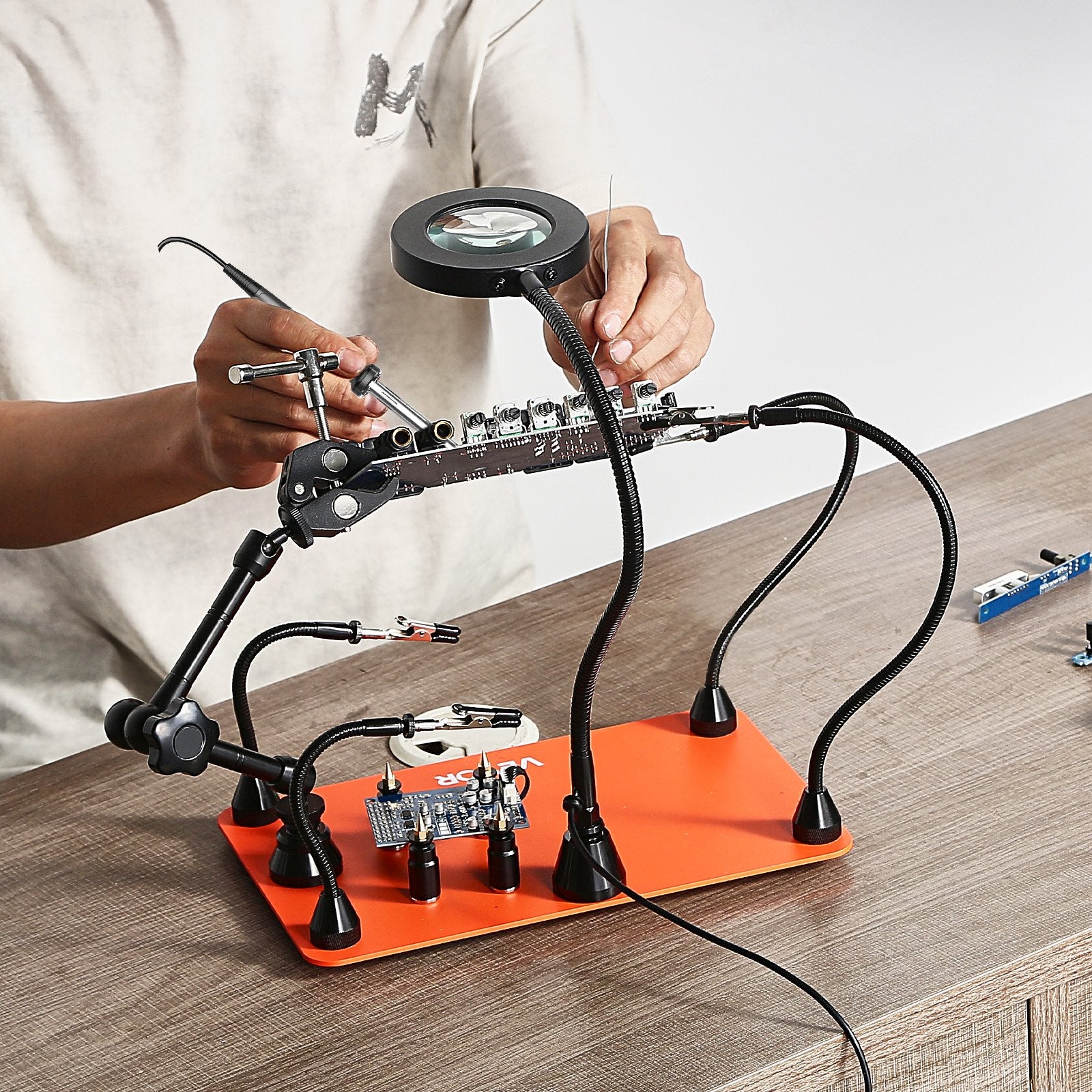 Magnetic Helping Hands Soldering Station Third Hand Tool with 3X LED Lamp 4 PCB