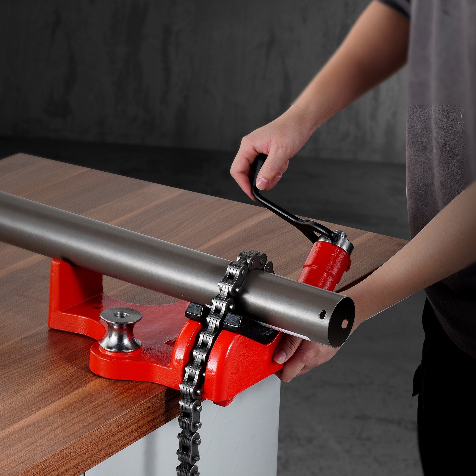 Heavy-Duty Pipe Chain Vise 1/2"-8" Capacity 34.6" Chain Cast Iron Base