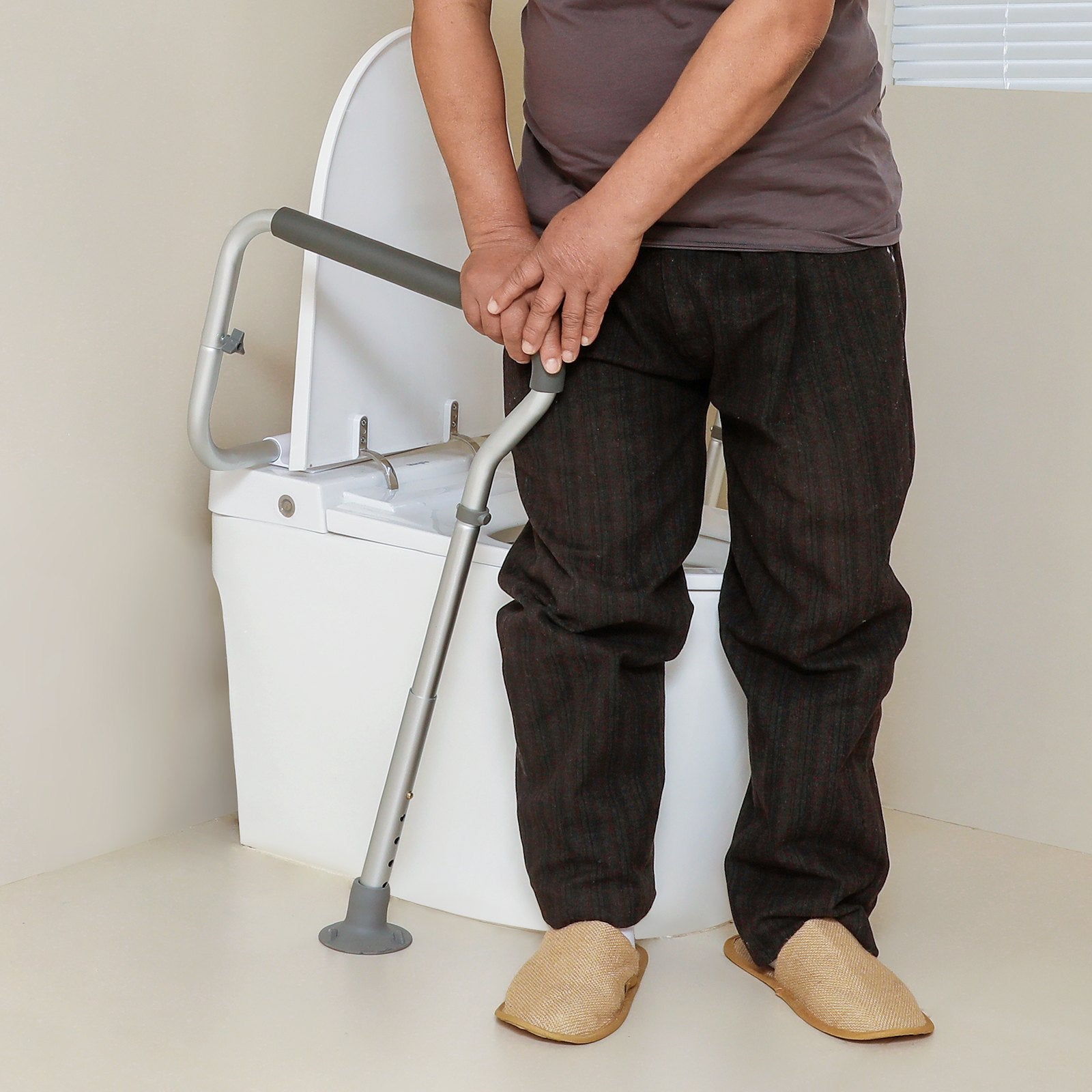 Toilet Safety Rail Bathroom Seat Frame Adjustable Handles Padded Armrests 136kg