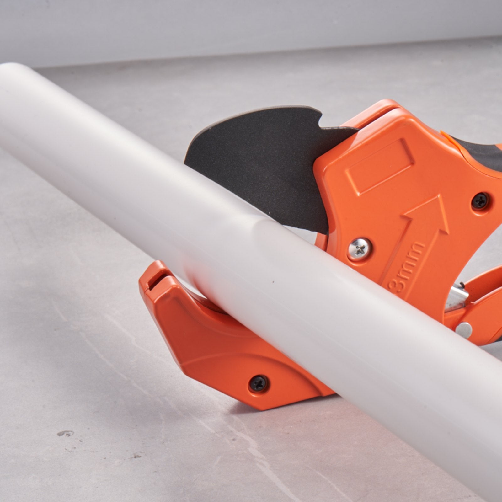 PVC Pipe Cutter 0-2-1/2" Ratcheting Heavy Duty Tube Cutting Tool with SpareBlade