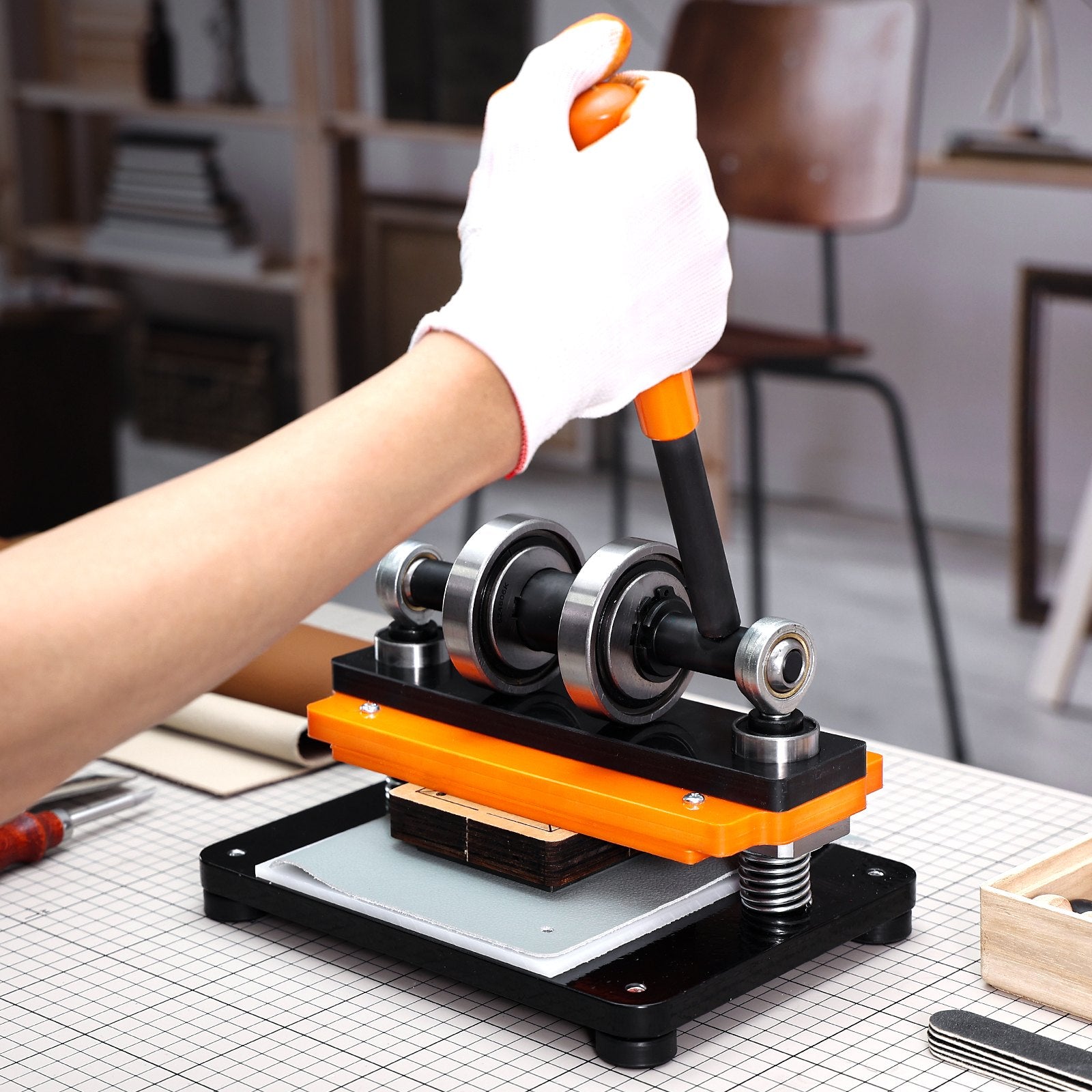 Leather Cutting Machine 7.1x3.9in Manual Die Cutter Dual Guide Shafts