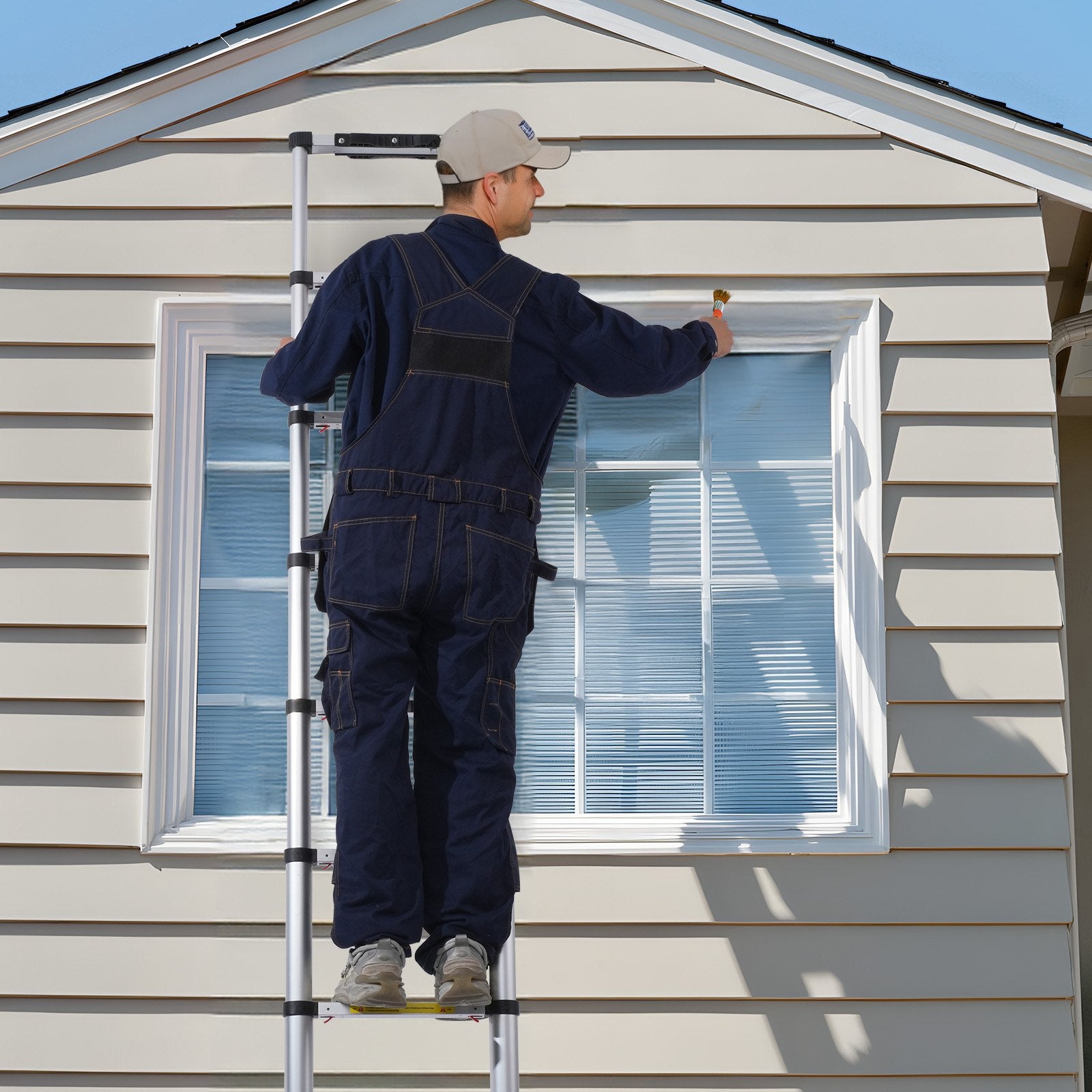 Telescoping Ladder 8.5FT Aluminum Extension One-Button Retraction 375LBS
